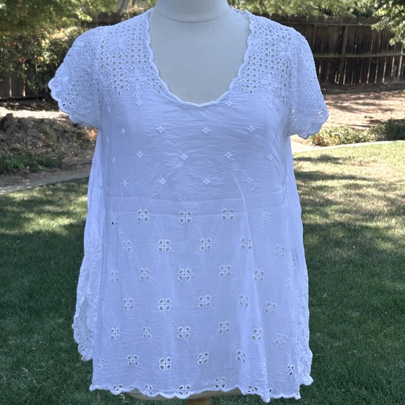Johnny Was Eyelet Tunic Top in White Size S - Picture 1 of 8